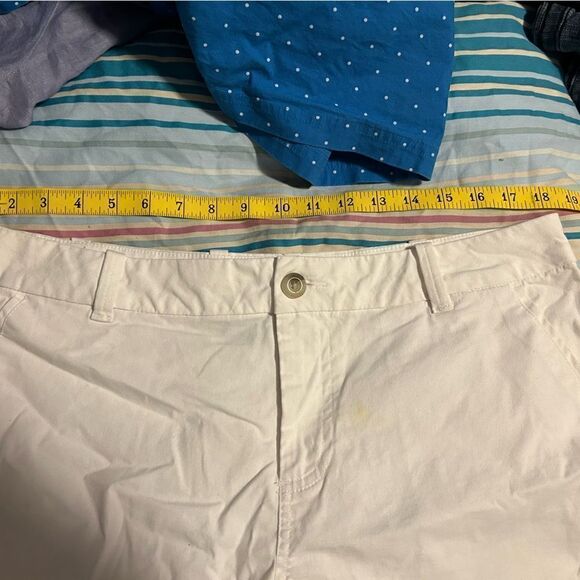 White Columbia PFG bonehead 4 inch shorts size 14 $12 - Picture 2 of 2